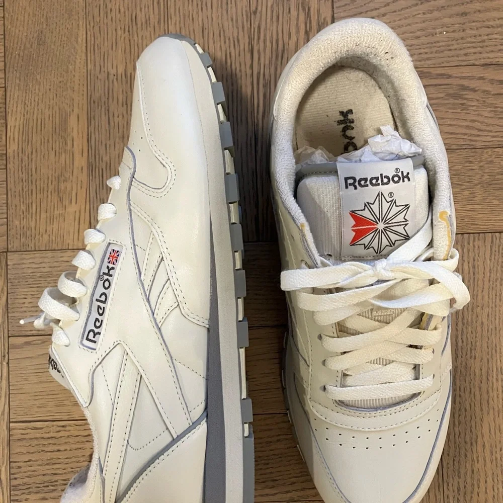 NWOT Reebok Men's Classic Leather Shoes White Size 9.5 (Box Not Included) - Picture 2 of 4